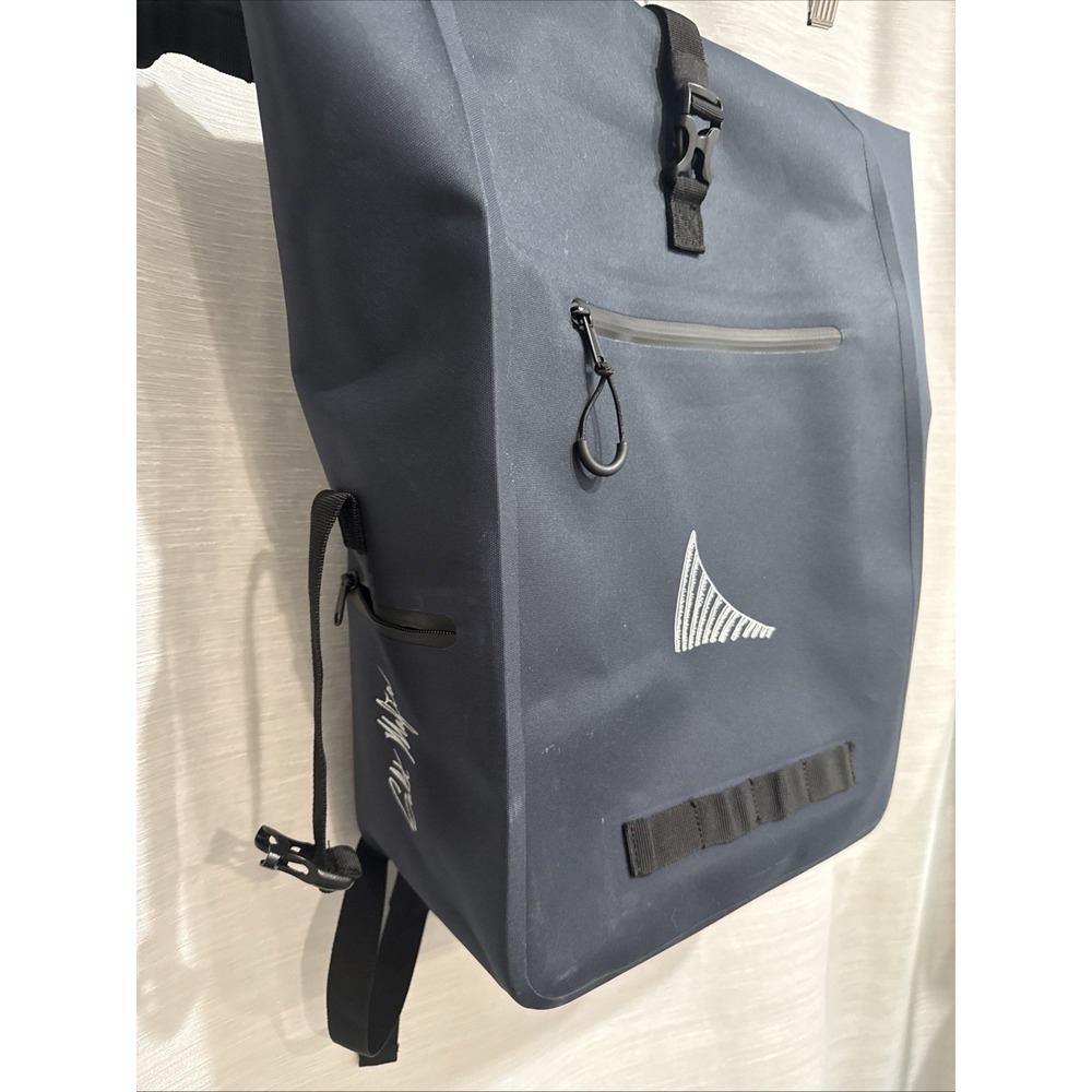Salt Mafia Dry Bag The Element 2.0Roll Top Keep Gear Dry Boating Swim Camping - Picture 3 of 6